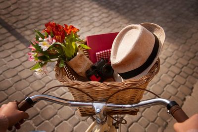 Panier de vélo électrique : indispensable ou superflu ?